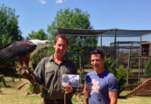 SIGN AFRICA EXPO ORGANISERS HAND OVER CHEQUE TO DULLSTROOM CENTRE