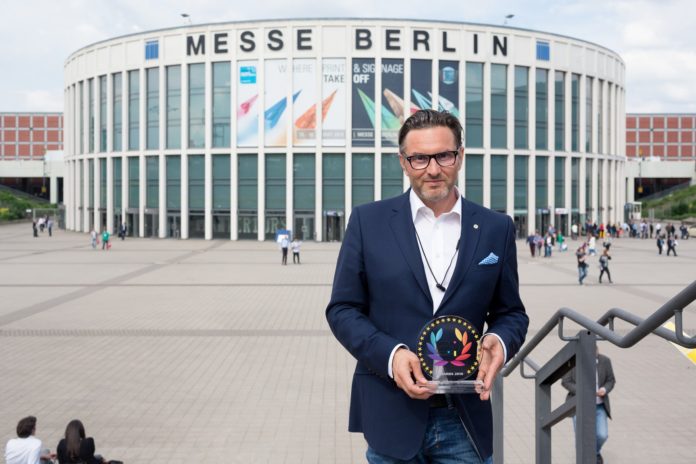 Durst Receives EDP Award For P5 250 HS Large Format Printing System
