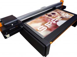 Mutoh Presenting PerformanceJet 2508UF Mutoh presenting PerformanceJet 2508UF.