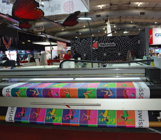 Sign-Tronic Demonstrates Full Solutions Range Sign-Tronic Demonstrates Full Solutions Range