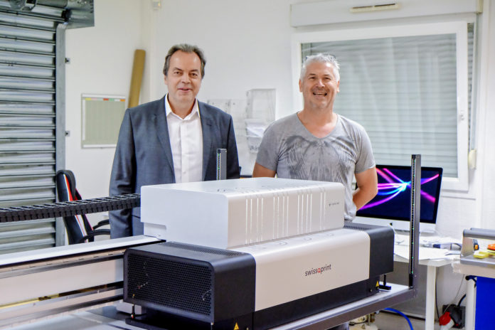 swissQprint installs 1000th printer.