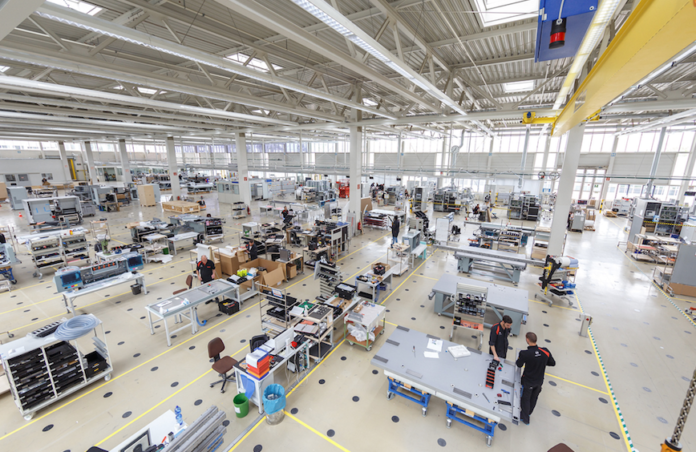 Canon expands manufacturing facility in Germany.
