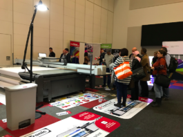 Sign-Tronic Demonstrates Nyala Flatbed Printer At Sign Africa Expo