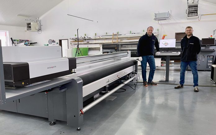 Signage And Painting Craftmanship Company Invest In swissQprint Flatbed Printer