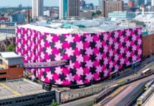 Embrace Building Wraps Completes World’s Largest Scaffold Banner Embrace Building Wraps Completes World’s Scaffold Largest Banner