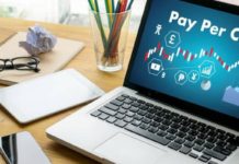 Understanding The Similarities And Differences Between Online And DOOH Advertising Understanding The Similarities And Differences Between Online And DOOH Advertising