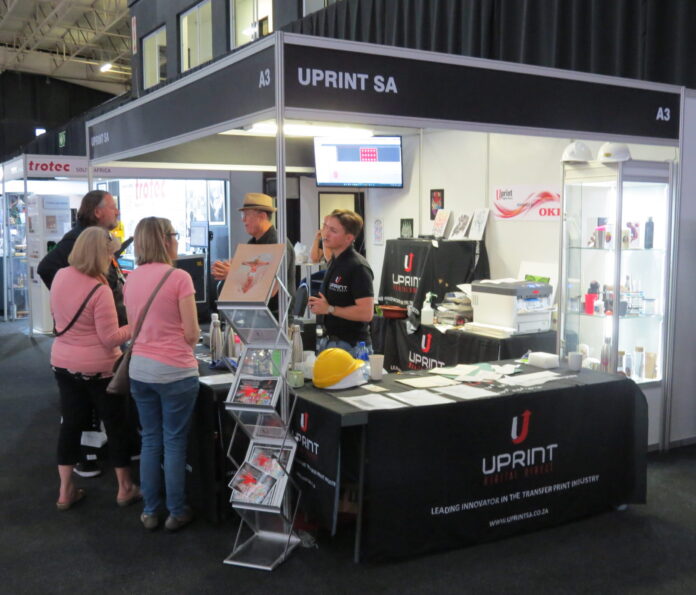 Uprint Demonstrates Printing System At Graphics, Print And Sign Expo